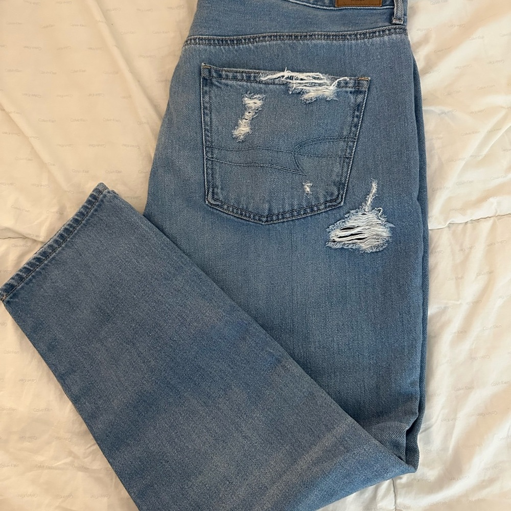 Women’s Light Blue Distressed Jeans